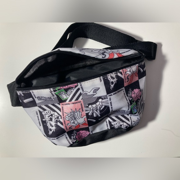 Hollister Adjustable Customizable Fanny Pack - Picture 2 of 5